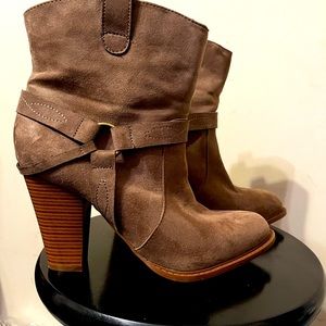 Size 10 Just Fab Taupe Boots